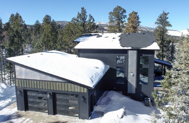 Newly Built, 2400+ Sq. Ft., Walk to Clubhouse Pool, Parking for Trailers