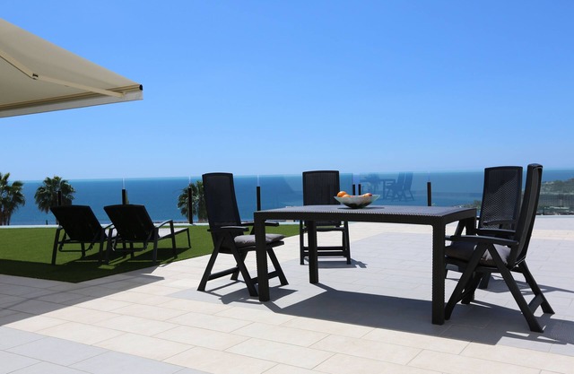 Newly built apartment with 256 sqm terrace and spectacular sea view