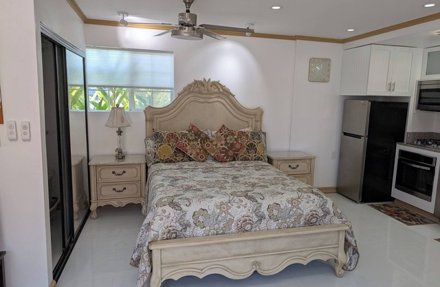 Newly built executive studio in Torrance near hospitals, mall, beach, parks, fwy