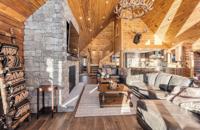 Newly Built Luxury Log Home