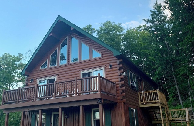 Newly built mountainside log cabin in Lakes Region . Newfound Lake nearby.