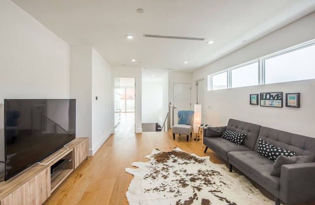 Newly built, PRIVATE beach house & dream getaway!