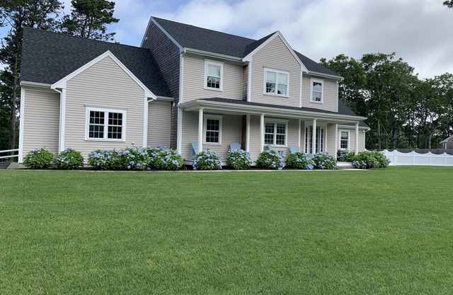 Newly Constructed and Beautifully Decorated 4 Bedroom (2 master) Cape Getaway!