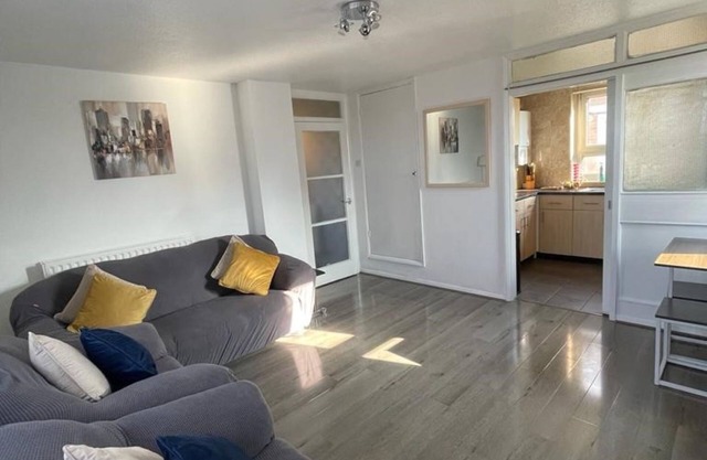 Newly Refurbished Luxurious one bedroom apartment