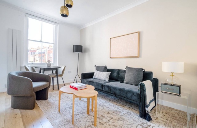 Newly refurbished South Ken 1BR nr South Ken Station, by Blueground