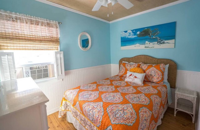 Newly Remodeled 2 Bedroom Cottage On The Beach. The Kaitlyn Cottage