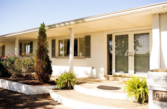 Newly remodeled! Holland Farms is located in the Golden Triangle of Northern KY!