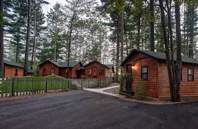 Newly Remodeled Luxury Lakefront Cabin w/ Sandy Beach, Kayak/SUP, Dock, Gameroom