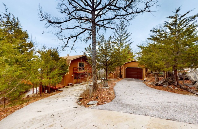 Newly remodeled lakefront home with views of Beaver Lake & Beaver Dam