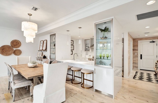 Newly Remodeled, Exquisite Condo, Rosemary Beach, Walk to Dining, Beach & Shops