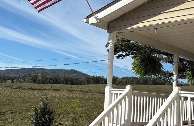 Newly Renovated 1890’s Cozy Farmhouse with all the Modern Comforts