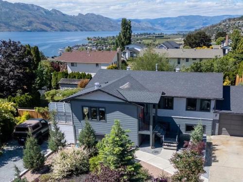 Newly renovated 2-bedroom, 1-bathroom suite with private entrance