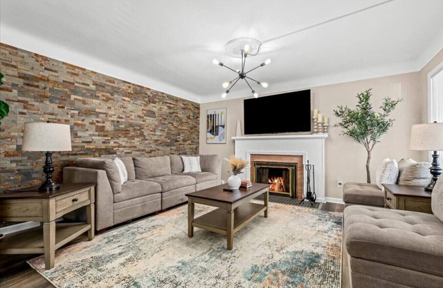 Newly Renovated 4 Bedroom 2 Bath Downtown Dearborn