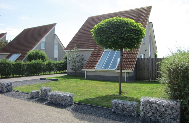 Newly renovated 5 * holiday home in the holiday park Zeeland Village Scharendijke - sauna