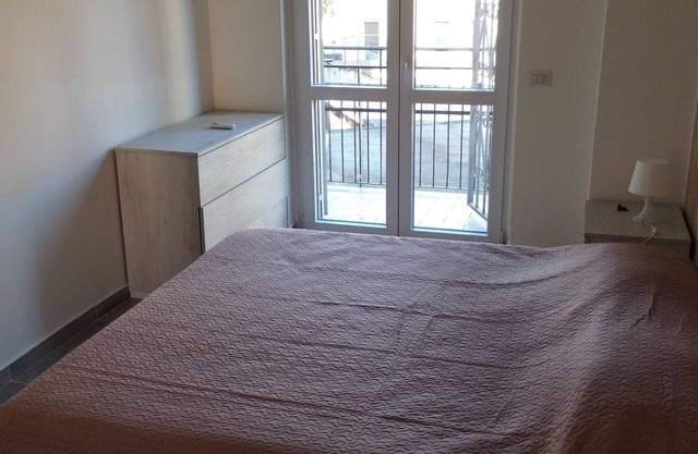 Newly renovated apartment in serviced area
