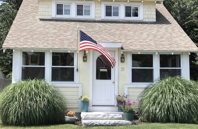 Newly Renovated Beach Cottage in Old Saybrook CT - AIR CONDITIONED - ACADEMIC