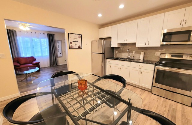 Newly renovated cozy and modern 2 bed. appartment