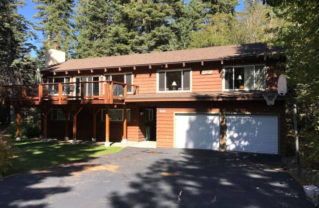 Newly Renovated Family Lake House, Private Beach!