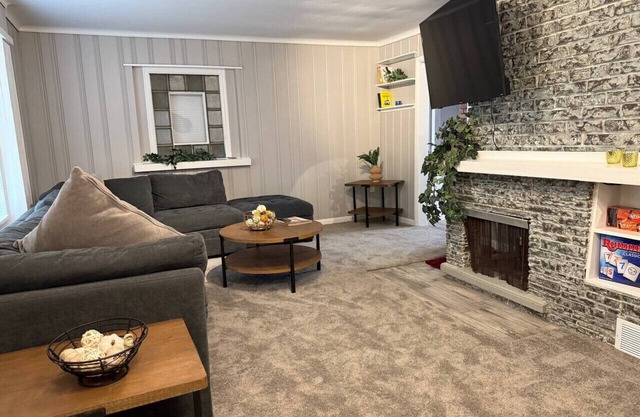 Newly Renovated Gem Fenced Backyard 2 Full Baths