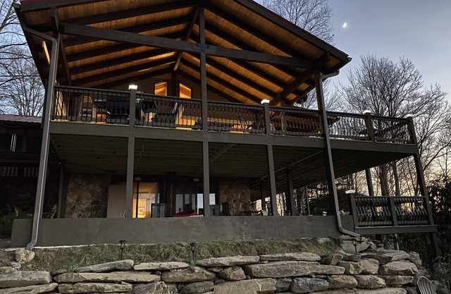 Newly Renovated, Mountain Home With Spectacular Lake & Mts Views, Cashiers, NC