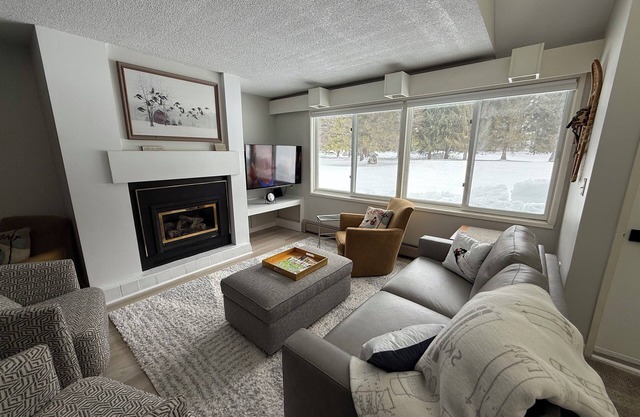 Newly Updated Condo At The Village Green Townhouse Condominium Resort
