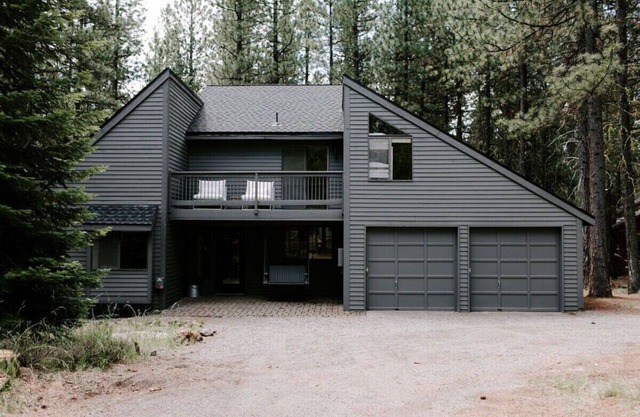 NEXT TO GLAZE MEADOW, CUTE, WITH MANY AMENITIES!