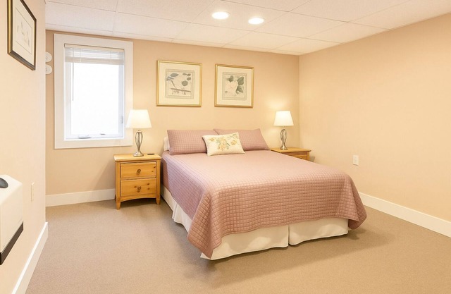 Next to University, Fire Pit Backyard, Off-Street Parking, Getaways & Game Days