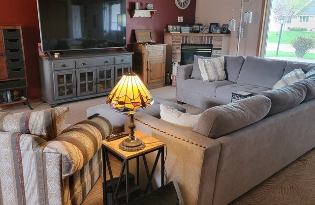 NFL Draft: Close to Lambeau and Appleton & Oshkosh airports. Sleeps 8+