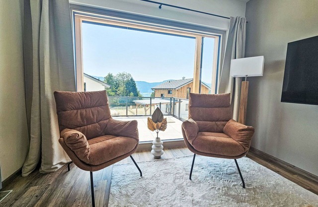 Nice apartment in villa for 6 guests with WIFI, TV, terrace and pets allowed