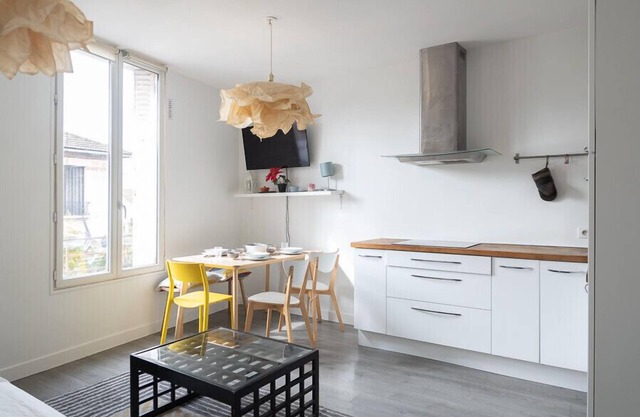 Nice and bright apartment of 34 m² in Les lilas.