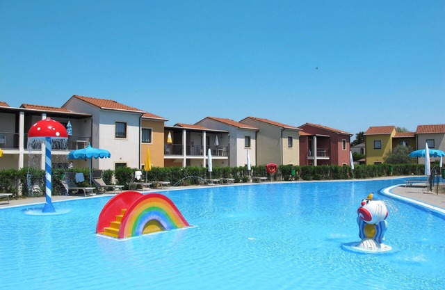 Nice apartment for 6 people with A/C, pool, WIFI, TV, terrace and parking