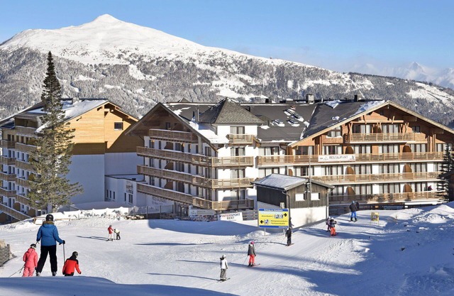 Nice apartment for 4 guests with pool, WIFI, balcony, pets allowed, panoramic view and parking