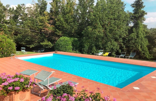 Nice apartment in villa for 2 guests with pool, WIFI, TV and patio