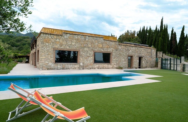 Nice apartment for 4 guests with pool, WIFI, A/C, TV, balcony and pets allowed