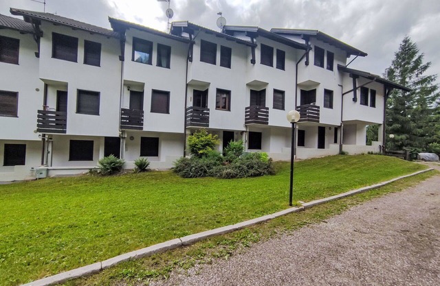 Nice apartment for 5 guests with WIFI, TV and patio