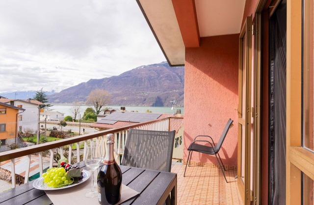 Nice apartment for 5 people with WIFI, TV, balcony and pets allowed