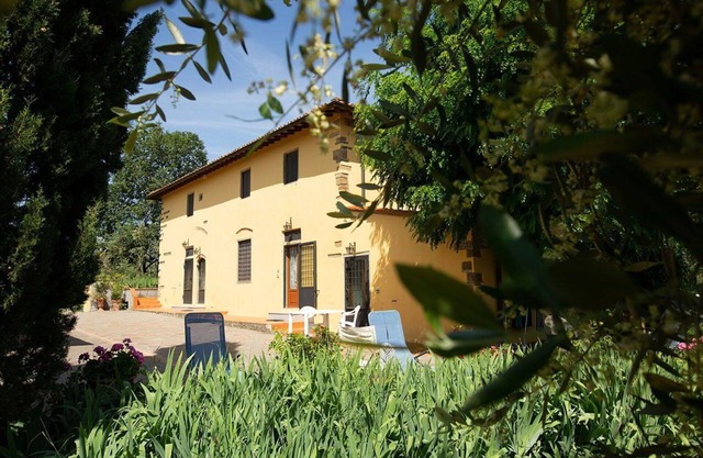 Nice apartment for 5 people with pool, WIFI and panoramic view, close to Florence