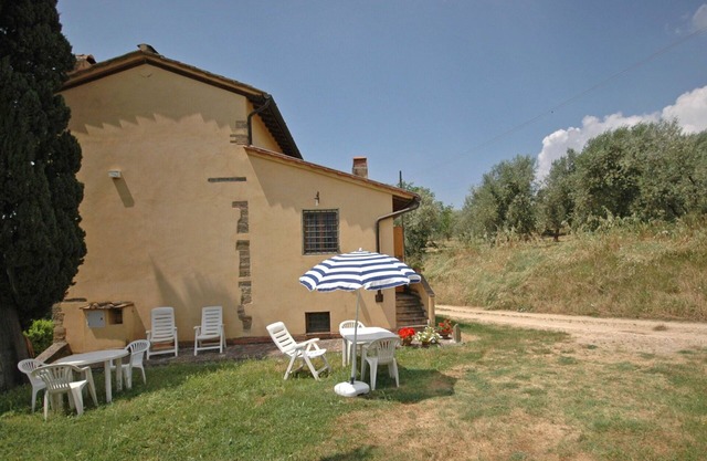 Nice apartment for 6 guests with WIFI, pool, close to Florence