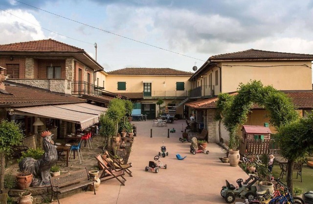 Nice apartment for 6 guests with WIFI, pool, TV, terrace and pets allowed