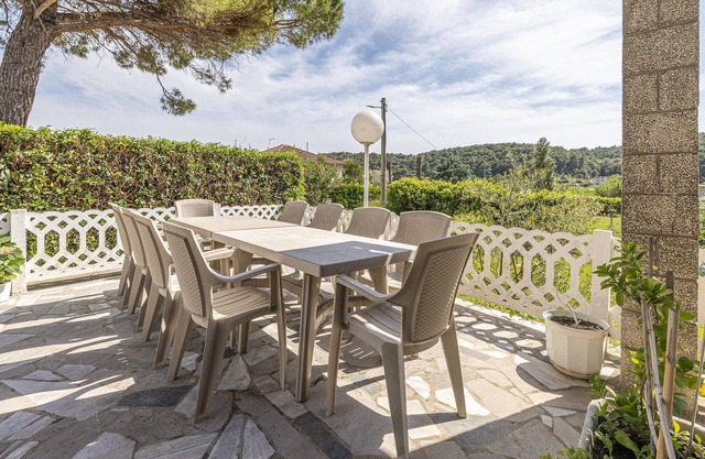 Nice apartment in Kampor with WiFi