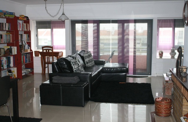 Nice Apartment in Lisbon - 4/5 people - 3 kms from airport