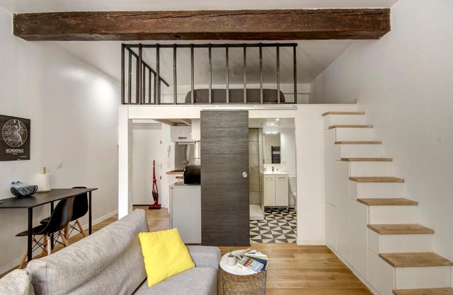 Nice apartment in the historic heart of Bordeaux