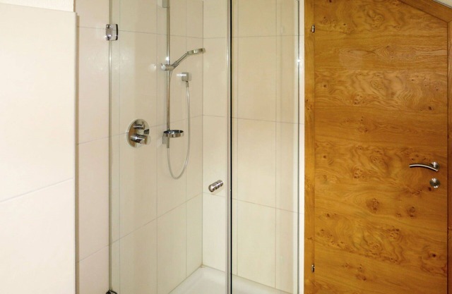 Nice apartment in villa for 6 people with WIFI, TV and balcony