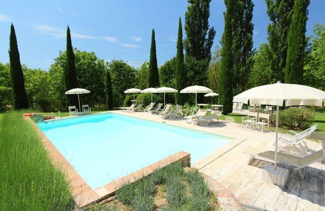 Nice apartment in villa for 5 guests with pool, WIFI, TV and patio