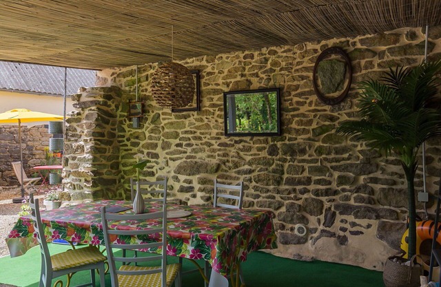 Nice apartment in villa for 4 guests with WIFI, TV, terrace and parking