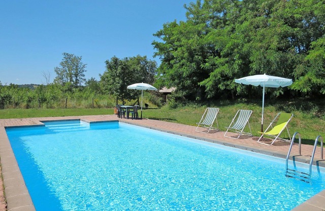 Nice apartment in villa for 5 guests with WIFI, pool and patio