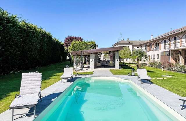 Nice apartment for 4 people with pool, WIFI, TV, patio and pets allowed