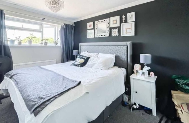 Nice,bright & friendly home , 15 minutes to city centre