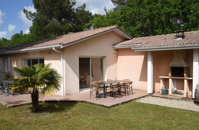 Nice bright villa in quiet area near forest and sea