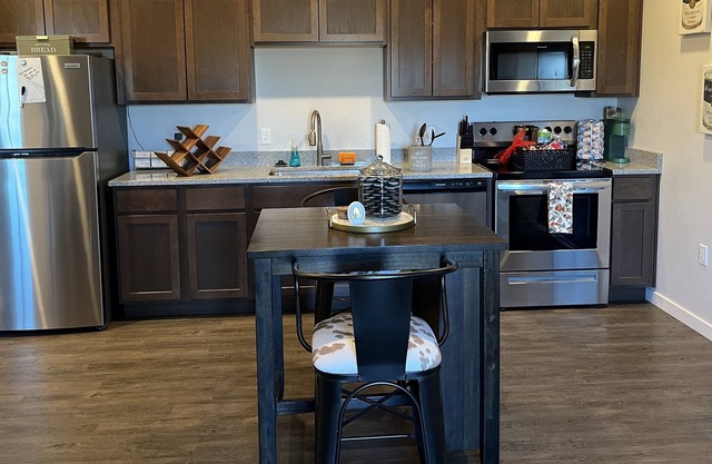 Nice Comfy Luxury Living